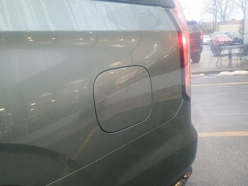 Used 2023 Cadillac Escalade Sport w/ LPO, ONYX Package image 6