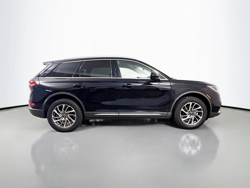 Used 2022 Lincoln Corsair AWD w/ Equipment Group 101A image 8
