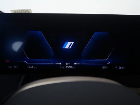 Used 2025 BMW iX xDrive50 image 22