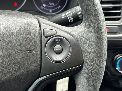 Used 2018 Honda HR-V LX image 29