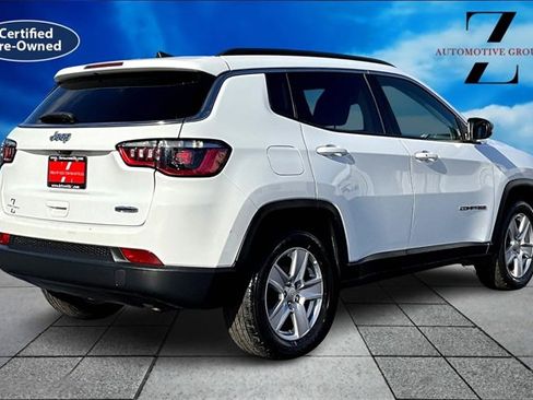 Used 2022 Jeep Compass Latitude image 2