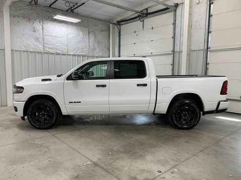 Used 2025 RAM 1500 Big Horn AWD/4WD image 3