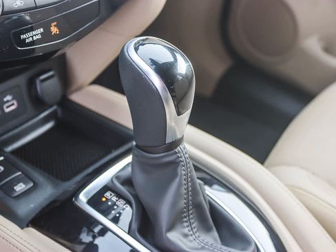 Used 2020 Nissan Rogue SL image 18