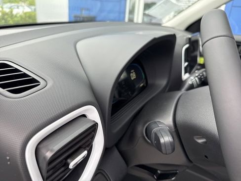 Certified 2025 Hyundai Venue Limited image 22