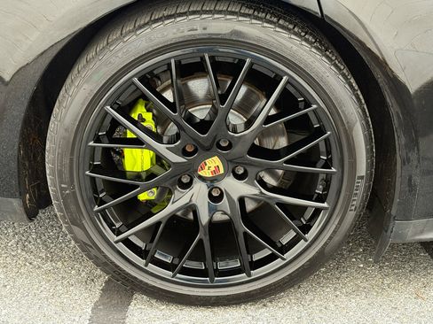 Used 2019 Porsche Panamera 4 image 11