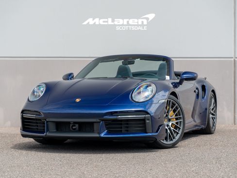 Used 2022 Porsche 911 Cabriolet AWD/4WD image 2