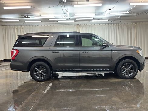 Used 2021 Ford Expedition Max XLT image 5