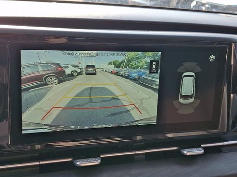 Certified 2022 Kia Carnival EX FWD image 17