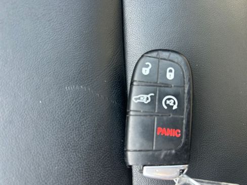 Used 2019 Jeep Grand Cherokee Limited AWD/4WD image 31
