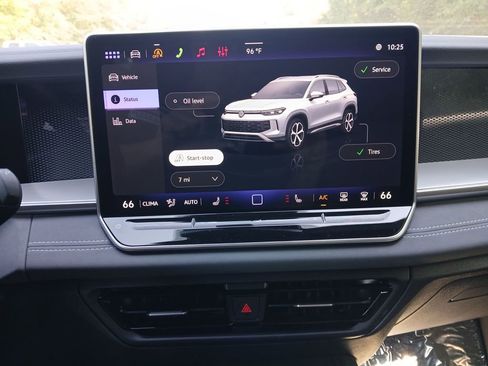 New 2026 Volkswagen Tiguan SE R-Line AWD/4WD image 18