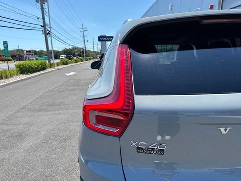 Certified 2025 Volvo XC40 B5 Plus AWD/4WD image 10