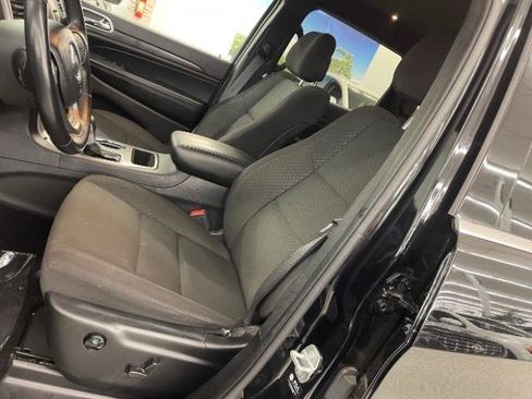 Used 2021 Jeep Grand Cherokee Laredo AWD/4WD image 12
