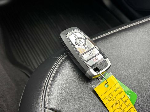 Used 2022 Ford Explorer XLT w/ Equipment Group 202A image 32