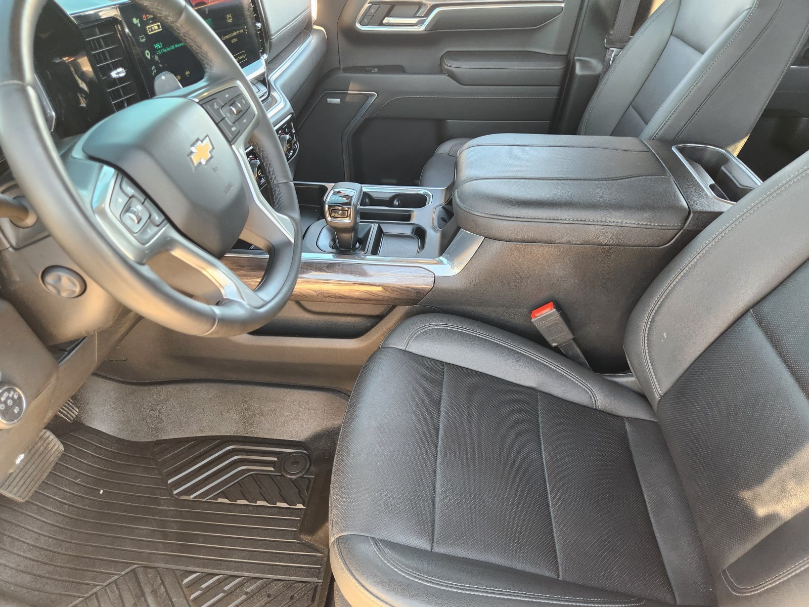 Certified 2023 Chevrolet Silverado 1500 LTZ AWD/4WD image 17