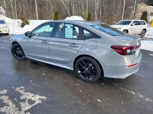 Used 2025 Honda Civic Sport image 3