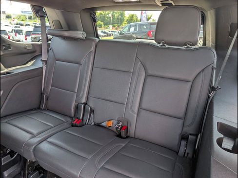 Used 2023 Chevrolet Tahoe Z71 w/ Luxury Package AWD/4WD image 13
