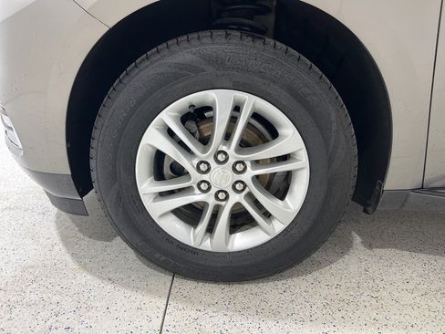 Used 2019 Buick Enclave Essence w/ LPO, Luxury Package image 28