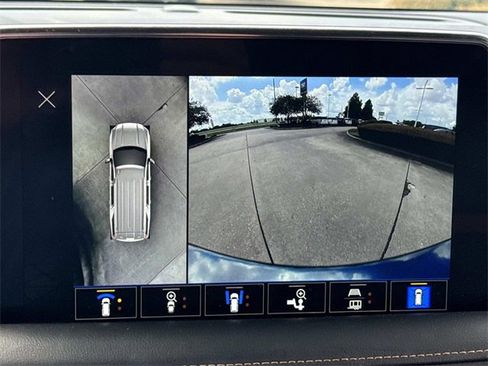 Used 2023 GMC Yukon AT4 w/ Technology Package image 28