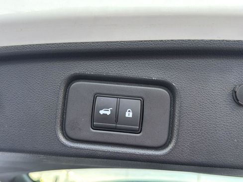 Used 2025 Nissan Pathfinder SV AWD/4WD image 35