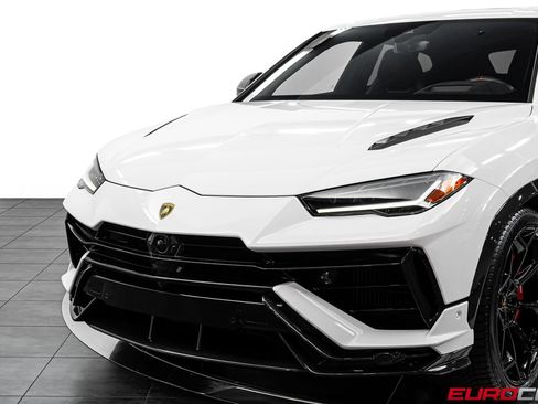 Used 2023 Lamborghini Urus Performante AWD/4WD image 15