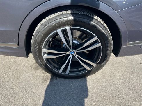 Used 2022 BMW X7 M50i image 14