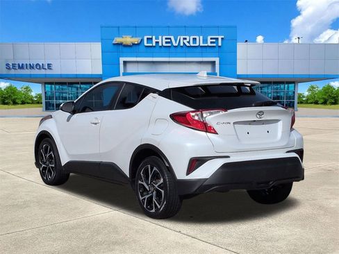 Used 2021 Toyota C-HR XLE image 3