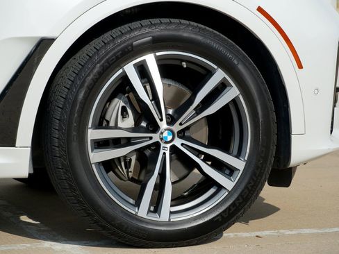 Used 2019 BMW X7 xDrive40i w/ Premium Package AWD/4WD image 32