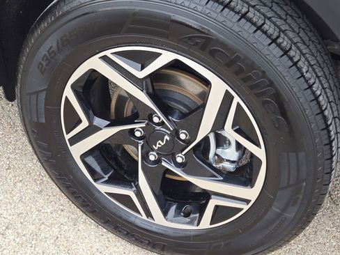 Used 2024 Kia Sportage LX image 15