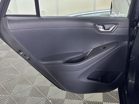 Used 2021 Hyundai Ioniq SE image 18