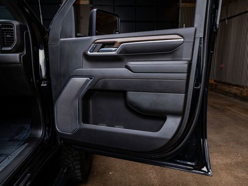 Used 2024 Chevrolet Silverado 2500 High Country w/ LPO, Dark Essentials Package image 37