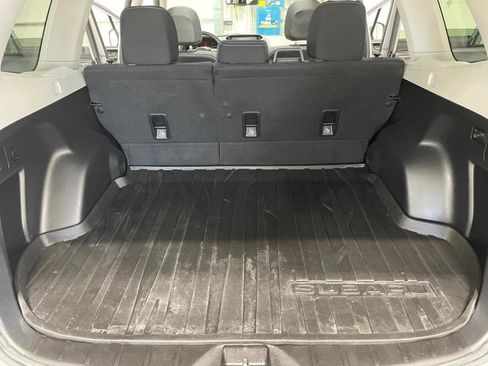 Used 2015 Subaru Forester 2.5i Premium w/ All-Weather Package AWD/4WD image 17