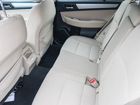 Used 2018 Subaru Outback 2.5i Premium image 19