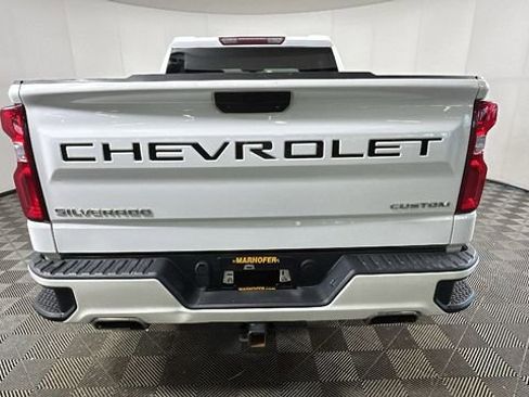 Used 2019 Chevrolet Silverado 1500 Custom w/ Custom Max Trailering Package AWD/4WD image 4