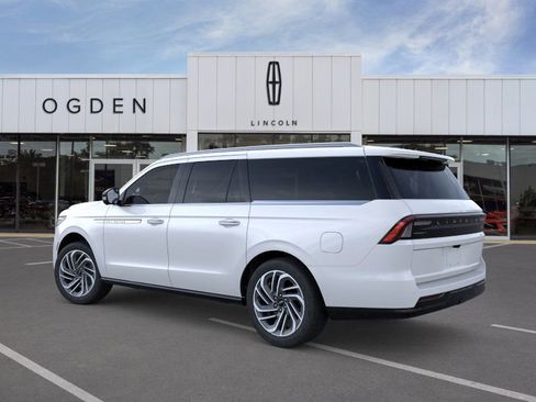 New 2026 Lincoln Navigator L Reserve AWD/4WD image 4