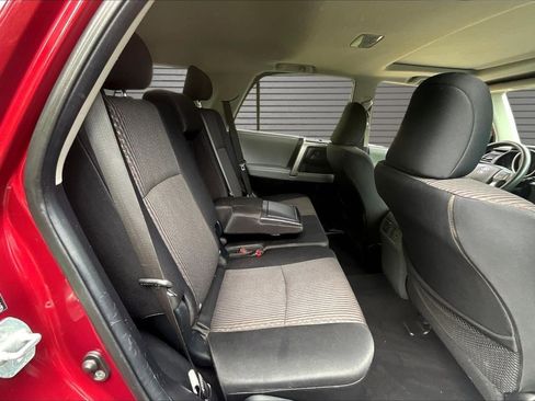 Used 2011 Toyota 4Runner SR5 w/ Convenience Pkg image 24