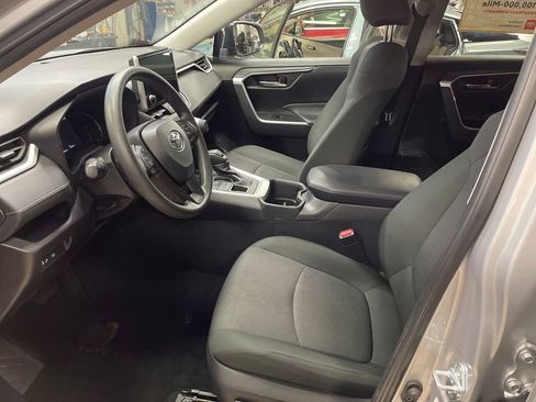 Certified 2025 Toyota RAV4 XLE AWD/4WD image 13