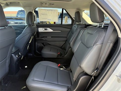 New 2026 Ford Explorer Active w/ Active Comfort Package image 15