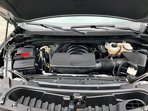 Used 2024 Chevrolet Suburban Premier image 30