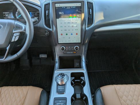 Used 2024 Ford Edge Titanium w/ Titanium Elite Package image 7