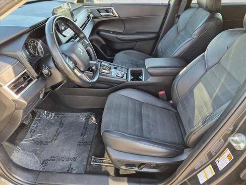 Used 2024 Mitsubishi Outlander SE FWD image 16