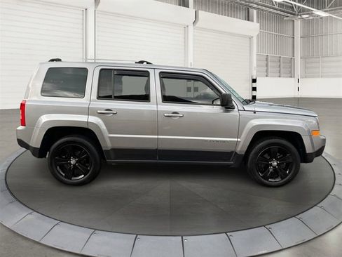 Used 2016 Jeep Patriot High Altitude image 6
