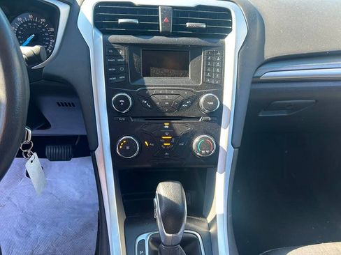 Used 2014 Ford Fusion SE FWD image 14