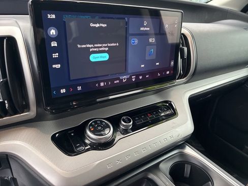 Used 2025 Ford Expedition Active image 16