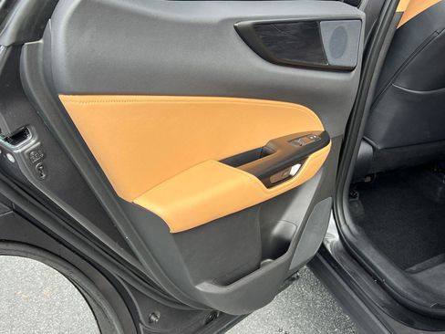 Used 2025 Lexus NX 250 FWD w/ Towing Package (2000 Lbs) image 23