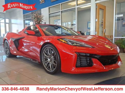 Used 2024 Chevrolet Corvette Z06 image 2