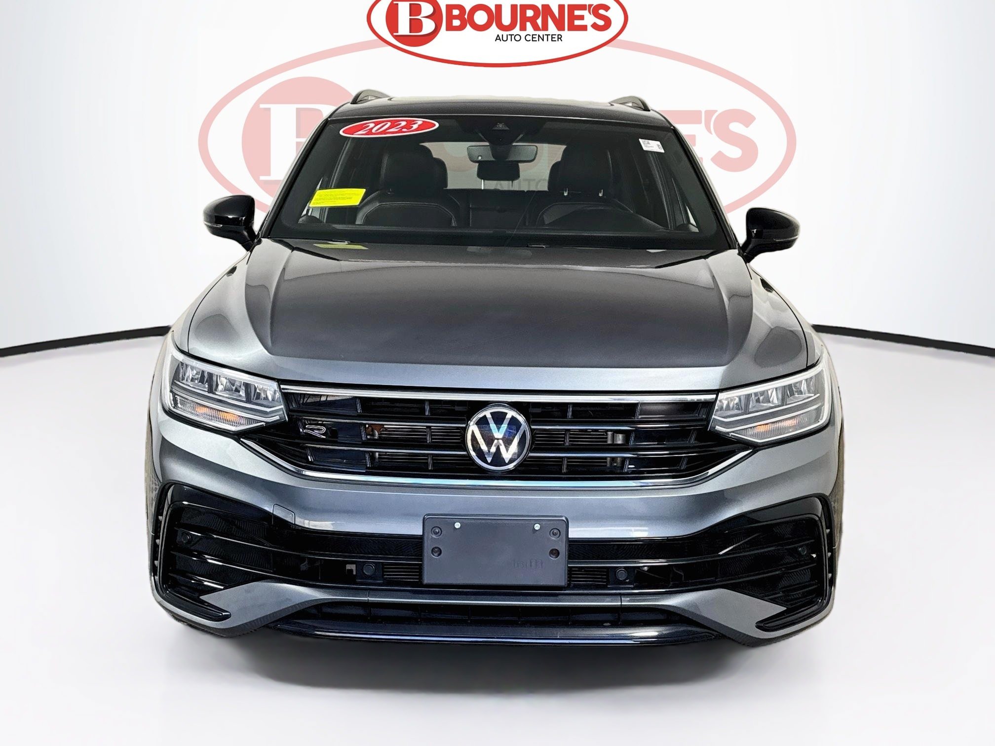Used 2023 Volkswagen Tiguan SE R-Line AWD/4WD image 6