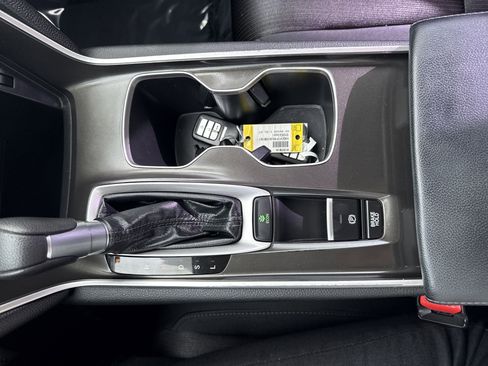 Certified 2018 Honda Accord EX image 29