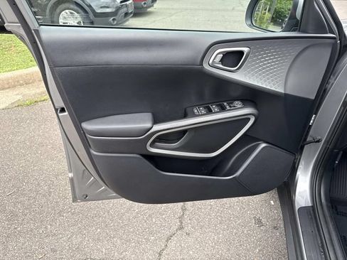 Used 2024 Kia Soul LX w/ Option Group 015 FWD image 13