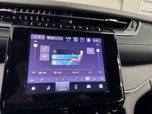 New 2025 Jeep Grand Cherokee Altitude image 16