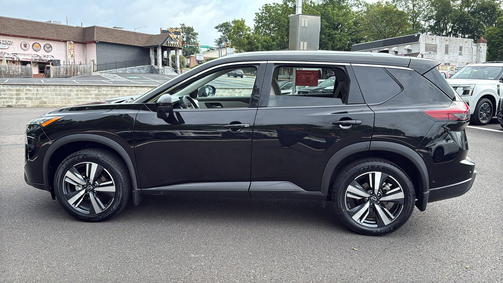 Certified 2024 Nissan Rogue SL w/ SL Premium Package AWD/4WD image 4